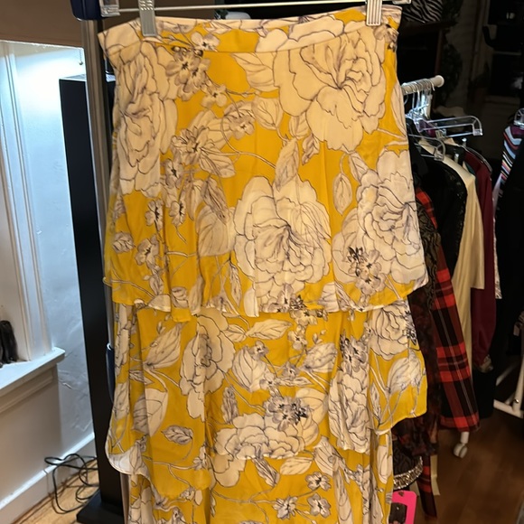 Anthropologie size 6 NWT Yellow floral ruffled skirt - Picture 5 of 5
